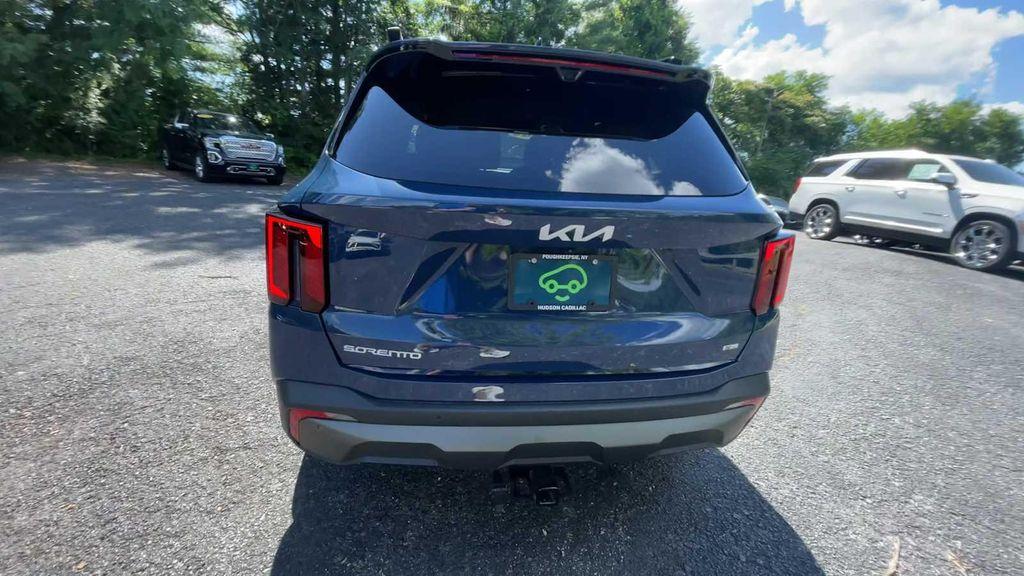used 2024 Kia Sorento car, priced at $41,700