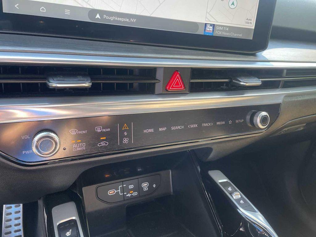 used 2024 Kia Sorento car, priced at $41,700