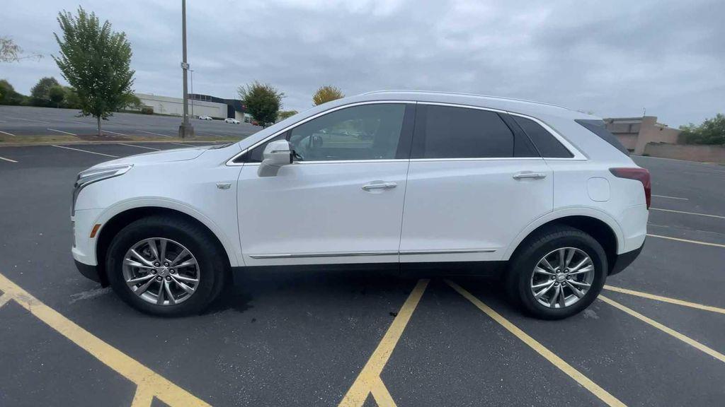 used 2022 Cadillac XT5 car, priced at $35,900
