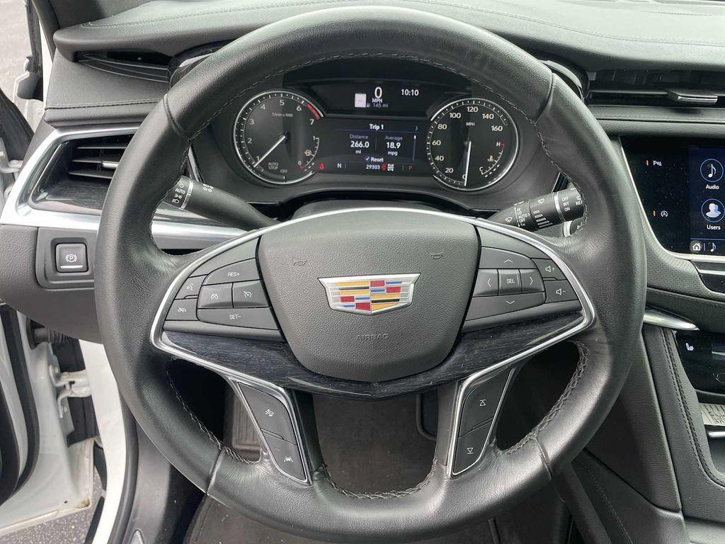 used 2022 Cadillac XT5 car, priced at $35,900