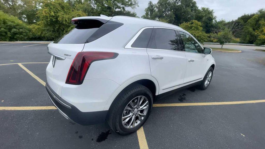 used 2022 Cadillac XT5 car, priced at $35,900
