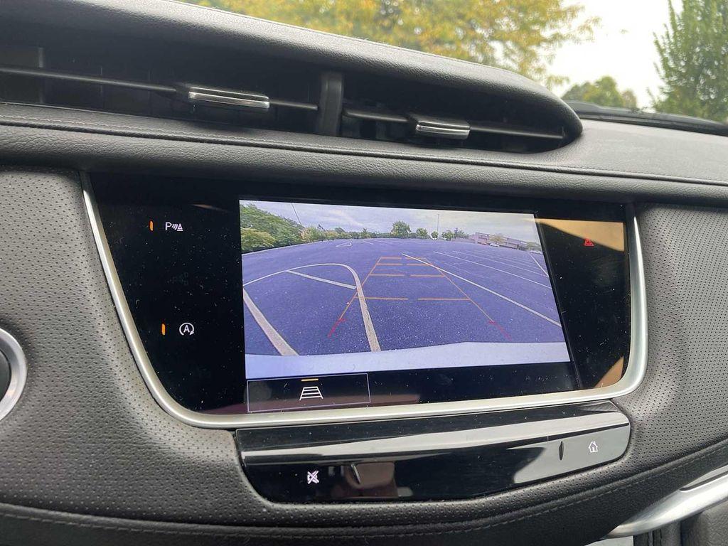 used 2022 Cadillac XT5 car, priced at $35,900