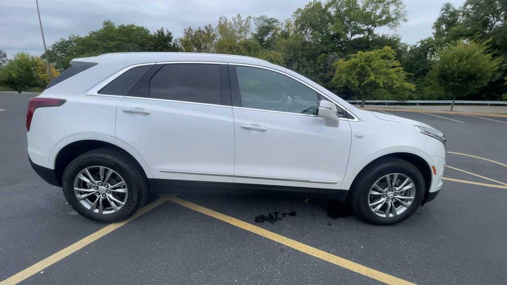used 2022 Cadillac XT5 car, priced at $35,900