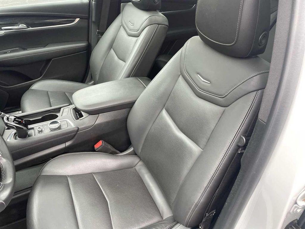 used 2022 Cadillac XT5 car, priced at $35,900