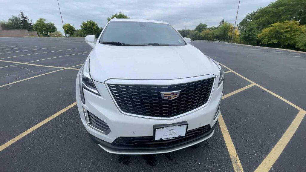 used 2022 Cadillac XT5 car, priced at $35,900