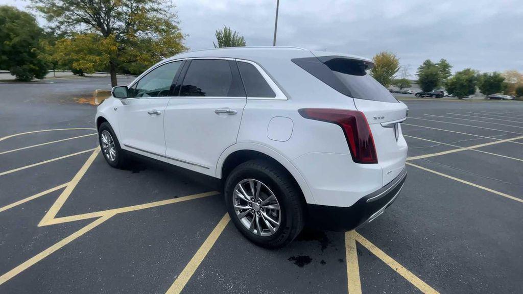 used 2022 Cadillac XT5 car, priced at $35,900