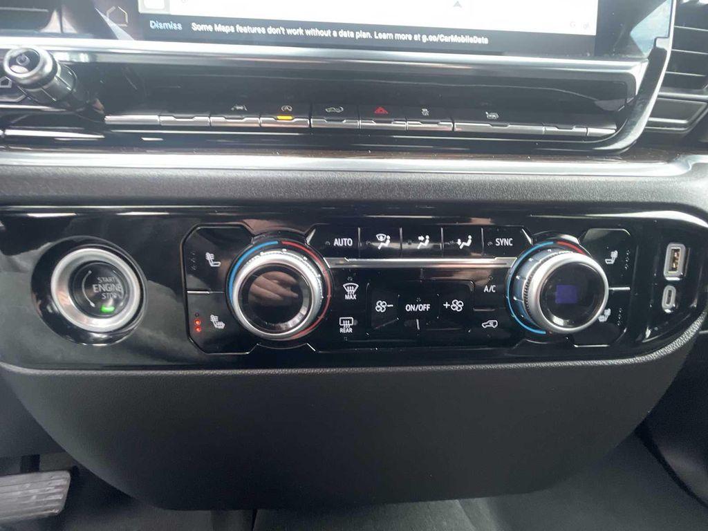 used 2024 GMC Sierra 1500 car, priced at $40,489
