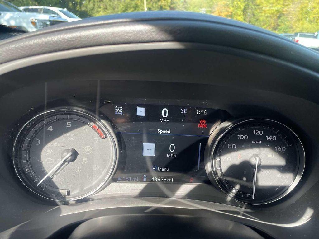 used 2021 Cadillac XT4 car, priced at $27,900