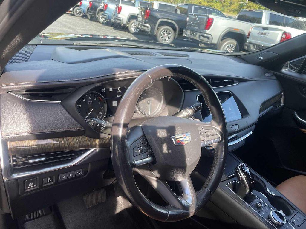 used 2021 Cadillac XT4 car, priced at $27,900