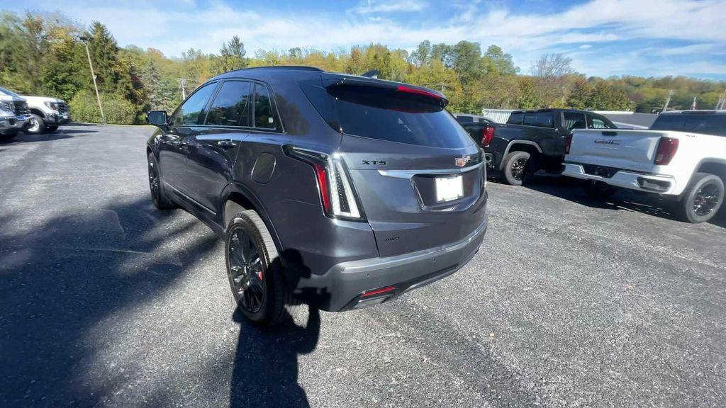 used 2023 Cadillac XT5 car, priced at $40,900