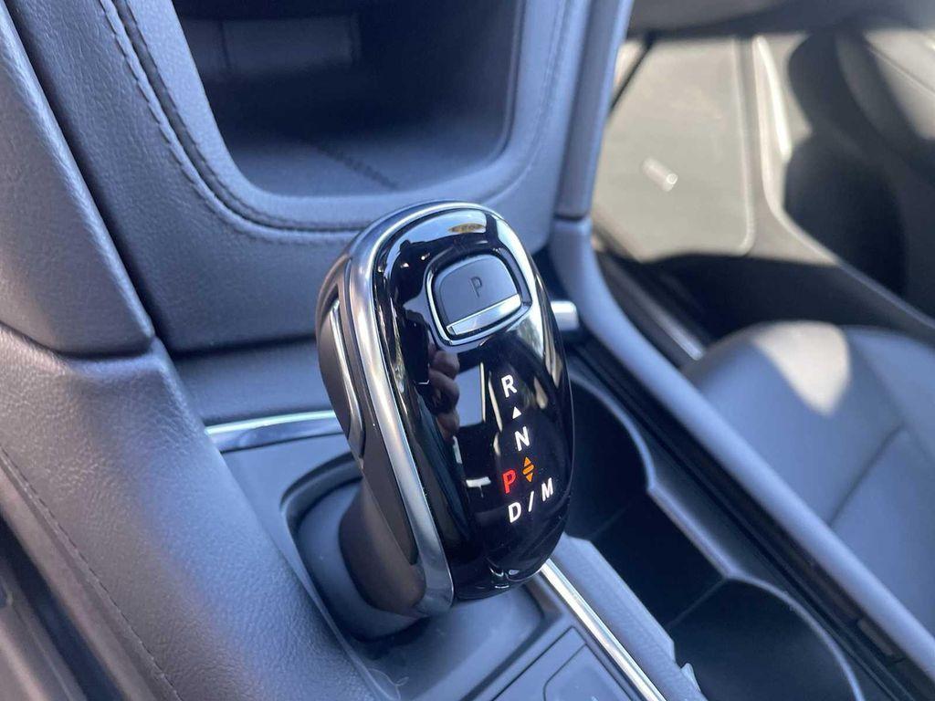 used 2023 Cadillac XT5 car, priced at $40,900