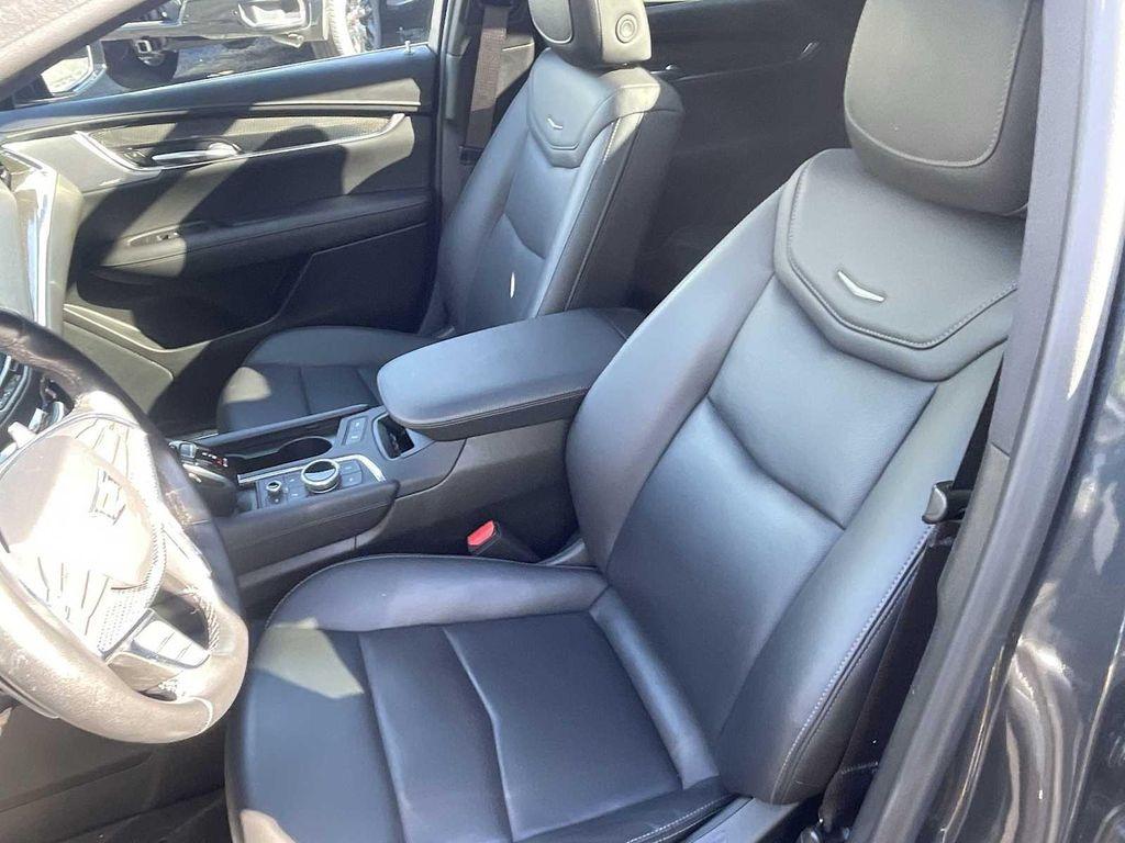 used 2023 Cadillac XT5 car, priced at $40,900