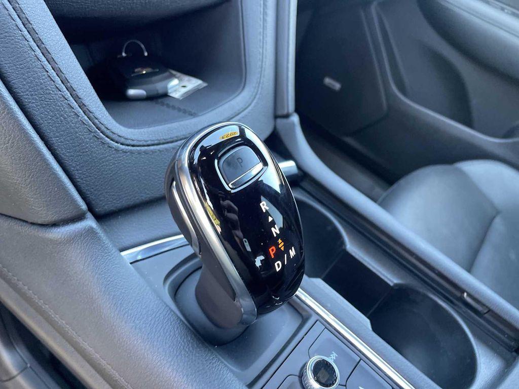 used 2023 Cadillac XT6 car, priced at $41,990