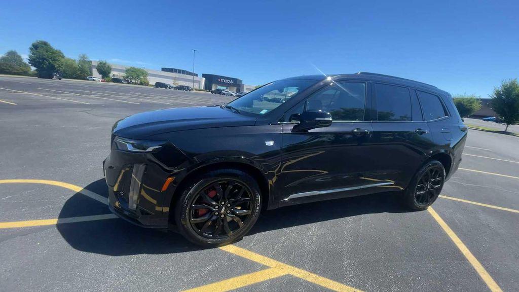 used 2023 Cadillac XT6 car, priced at $41,990