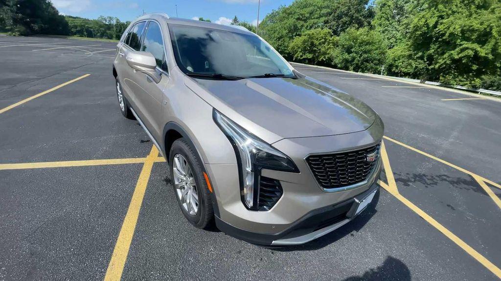 used 2022 Cadillac XT4 car, priced at $29,900