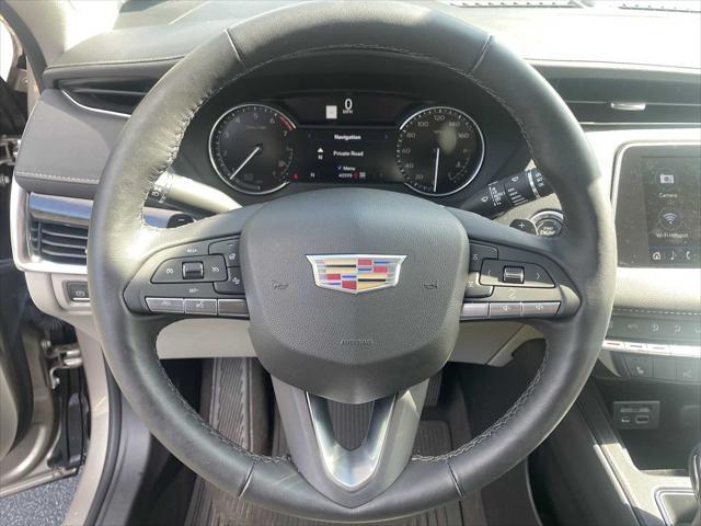 used 2022 Cadillac XT4 car, priced at $29,900