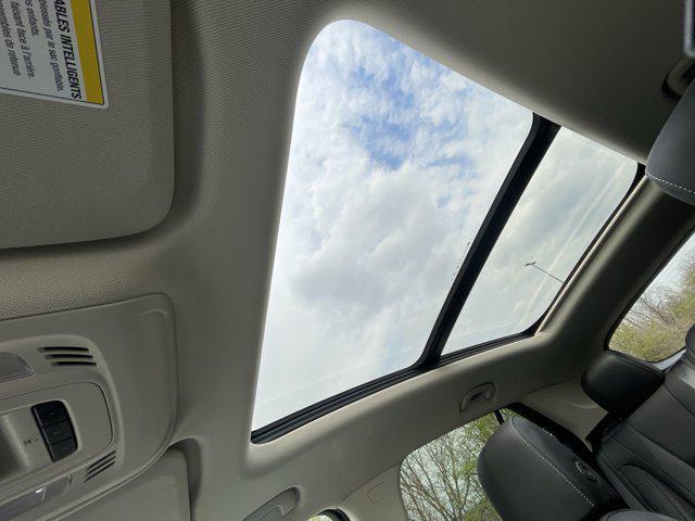 used 2021 Buick Envision car, priced at $27,900