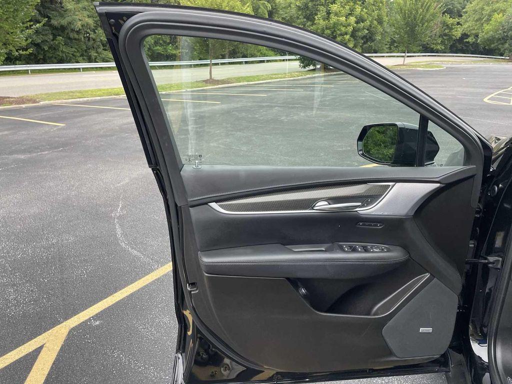 used 2022 Cadillac XT5 car, priced at $38,990