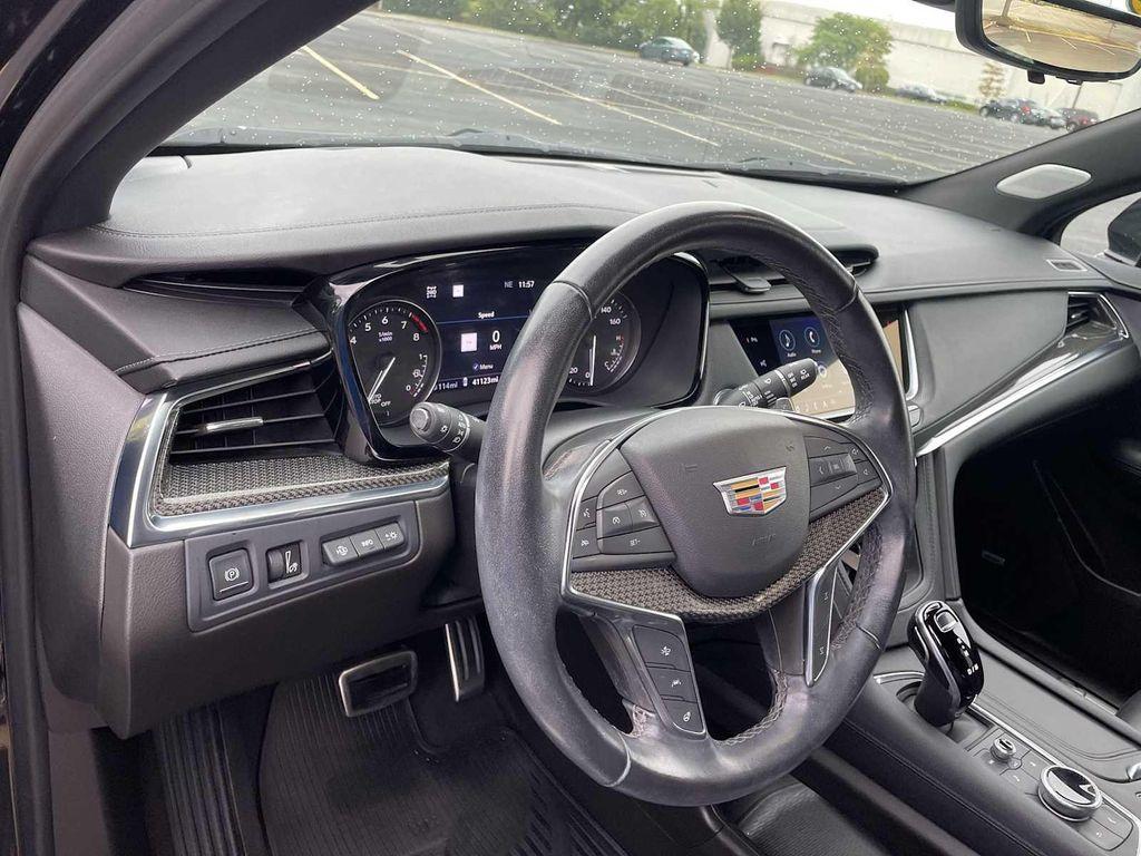 used 2022 Cadillac XT5 car, priced at $38,990