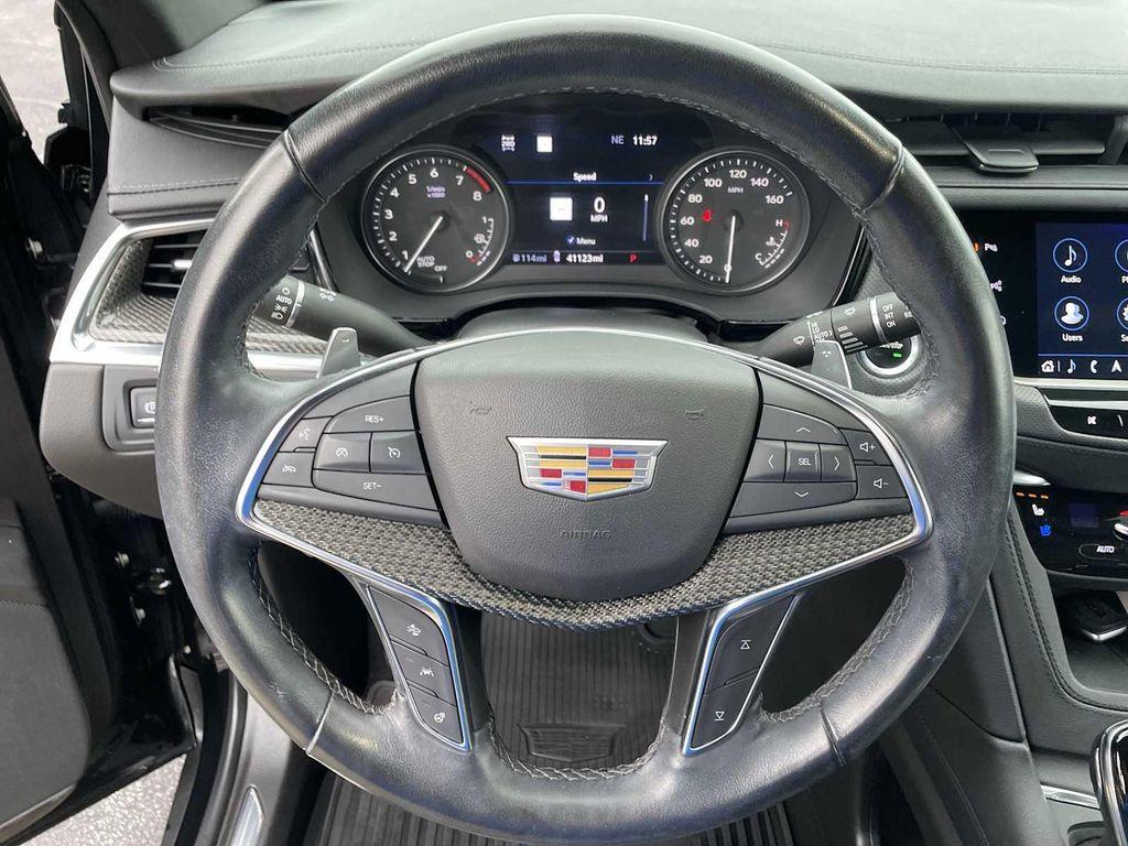 used 2022 Cadillac XT5 car, priced at $38,990