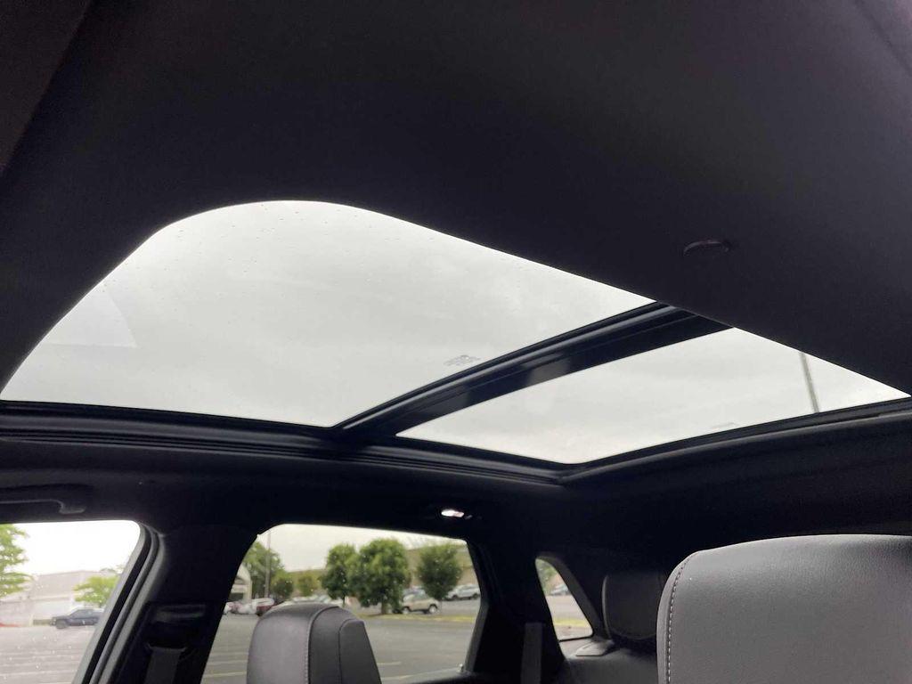 used 2022 Cadillac XT5 car, priced at $38,990