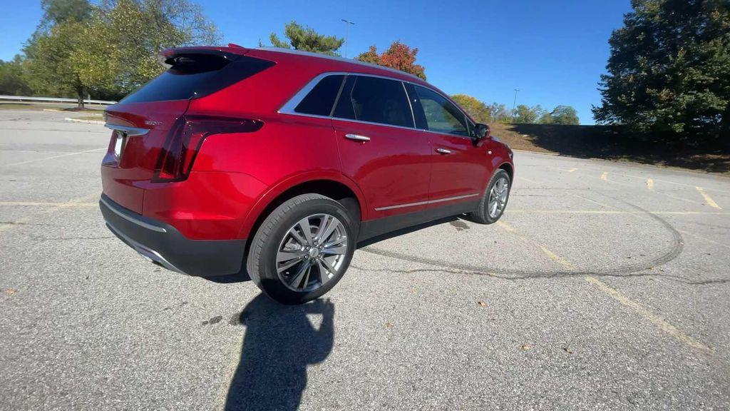 used 2024 Cadillac XT5 car, priced at $43,990