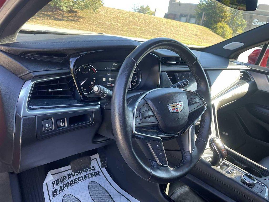 used 2024 Cadillac XT5 car, priced at $43,990