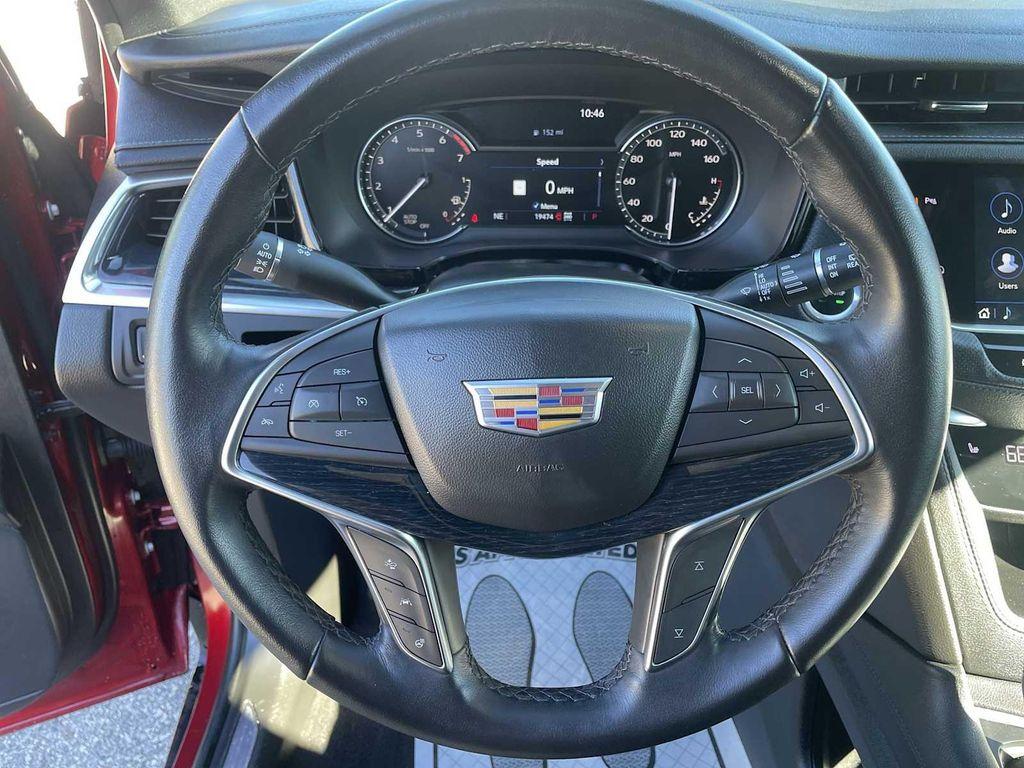 used 2024 Cadillac XT5 car, priced at $43,990