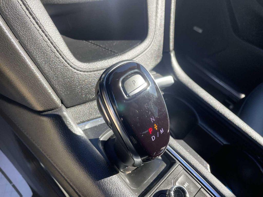 used 2024 Cadillac XT5 car, priced at $43,990