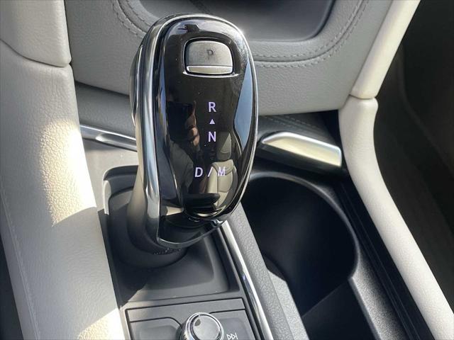 used 2022 Cadillac XT5 car, priced at $34,587