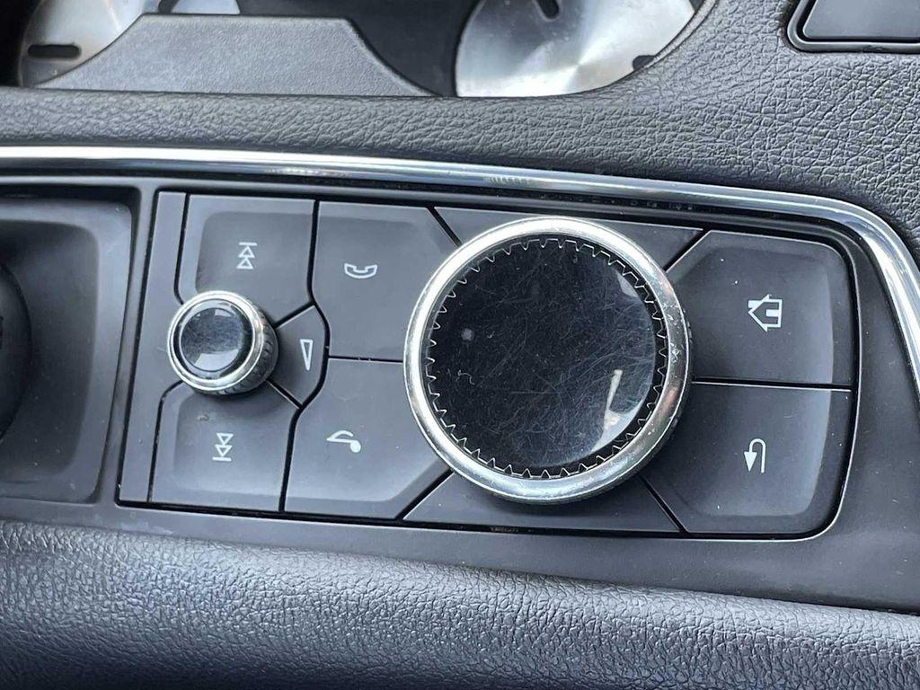 used 2021 Cadillac XT5 car, priced at $33,900