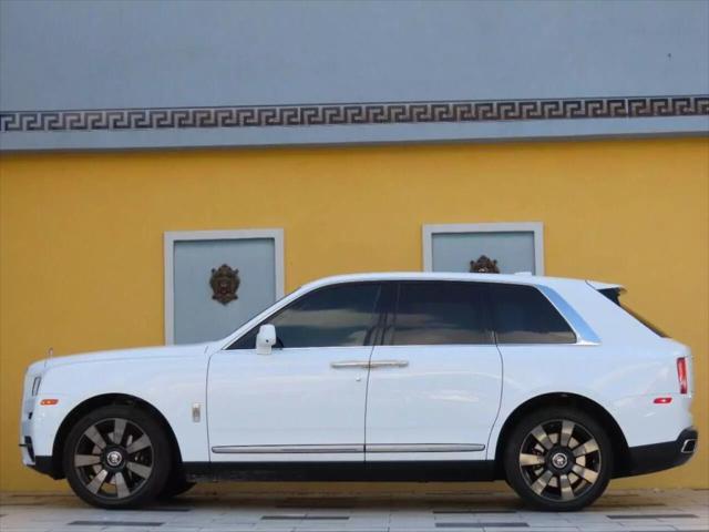 used 2022 Rolls-Royce Cullinan car, priced at $350,000