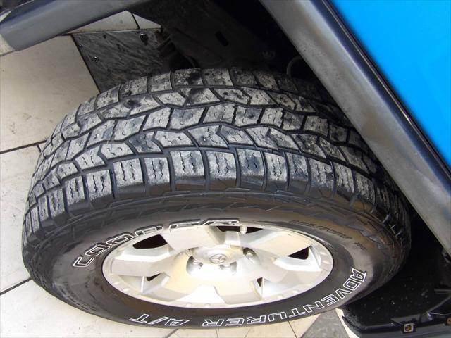 used 2007 Toyota FJ Cruiser car, priced at $13,900