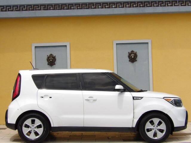 used 2015 Kia Soul car, priced at $3,900