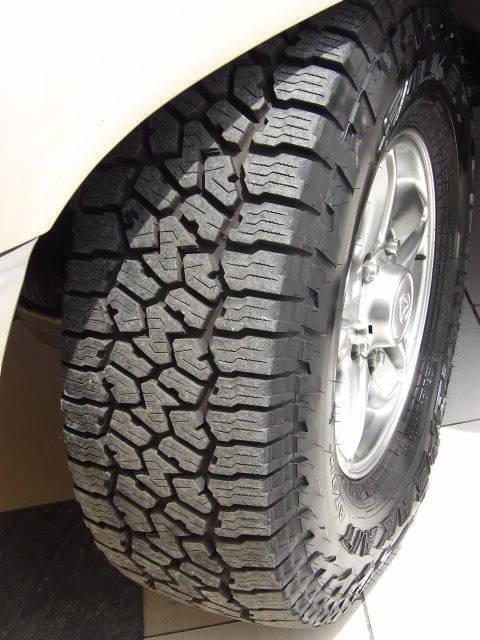 used 2001 Lexus LX 470 car, priced at $12,900