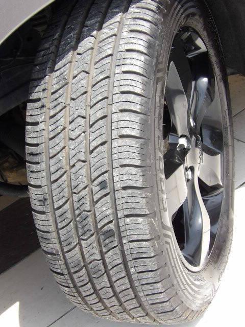 used 2015 Jeep Grand Cherokee car, priced at $13,900