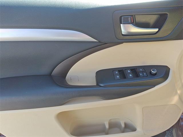 used 2019 Toyota Highlander car, priced at $27,960
