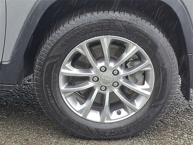 used 2020 Jeep Cherokee car, priced at $19,991