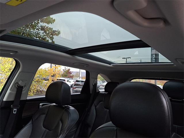 used 2023 Kia Sorento car, priced at $28,557