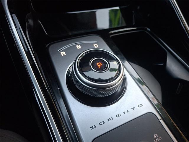 used 2022 Kia Sorento Plug-In Hybrid car, priced at $25,374