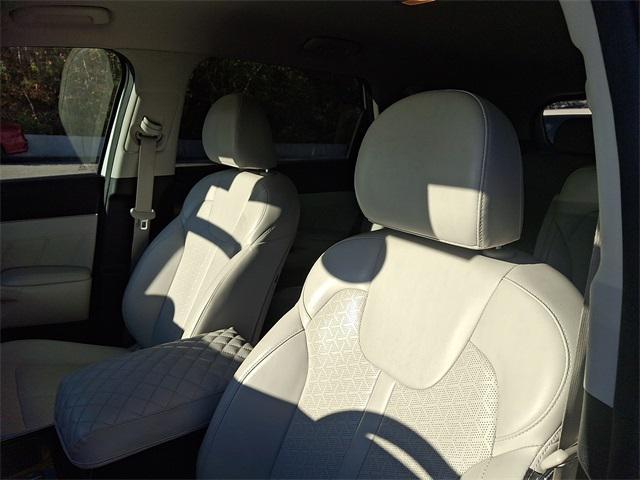 used 2022 Kia Sorento Plug-In Hybrid car, priced at $25,374