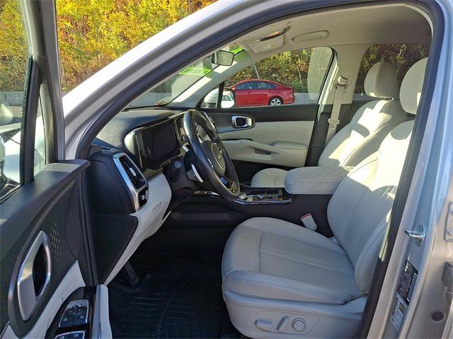 used 2022 Kia Sorento Plug-In Hybrid car, priced at $25,374