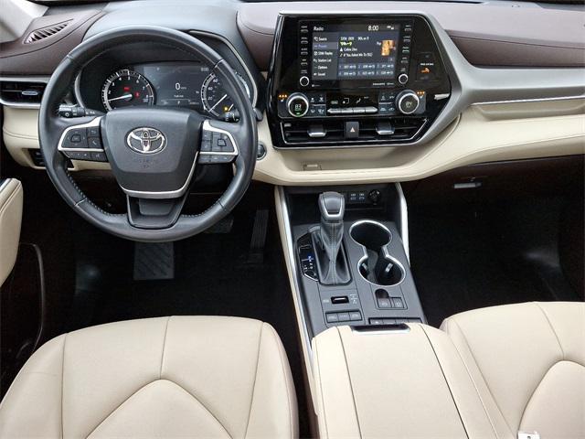 used 2022 Toyota Highlander car, priced at $36,991