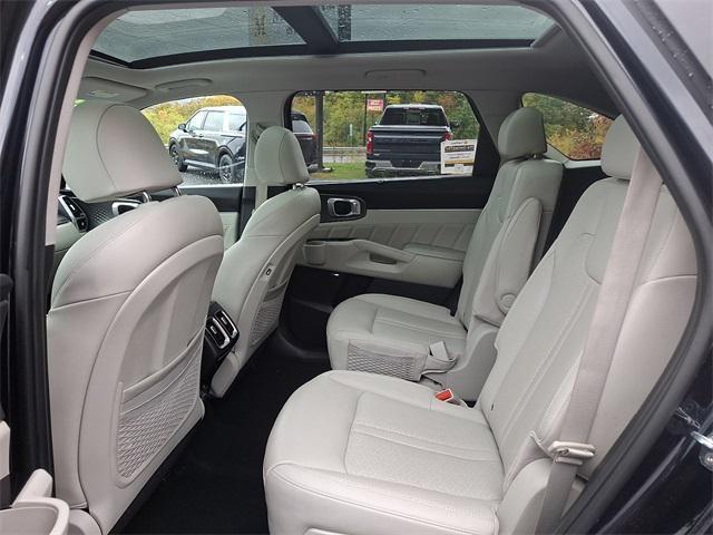 used 2023 Kia Sorento Hybrid car, priced at $27,769
