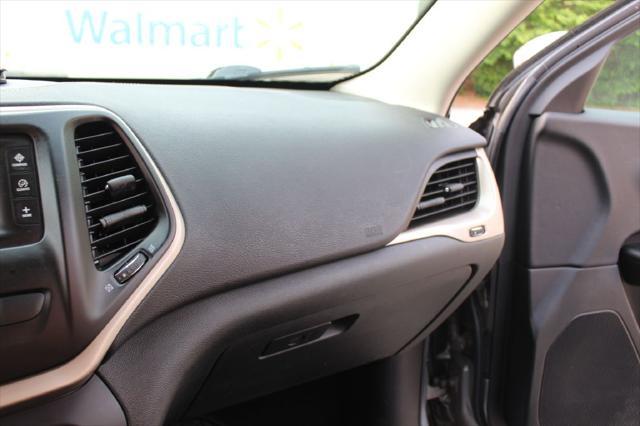 used 2015 Jeep Cherokee car, priced at $9,990