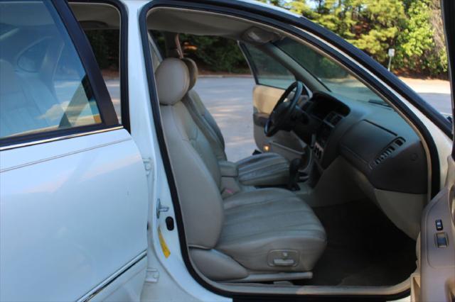 used 1998 Toyota Avalon car, priced at $3,480