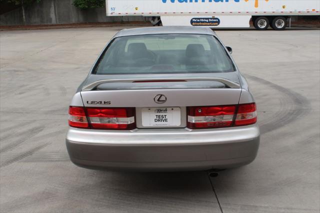 used 2000 Lexus ES 300 car, priced at $4,990