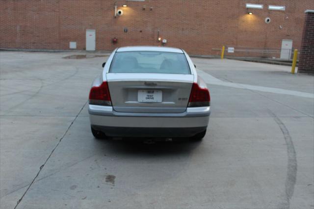 used 2002 Volvo S60 car, priced at $4,490