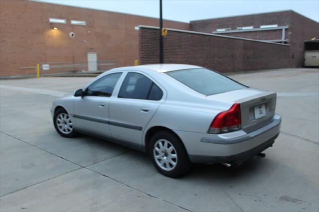 used 2002 Volvo S60 car, priced at $4,490