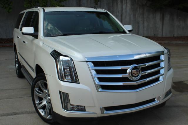 used 2015 Cadillac Escalade ESV car, priced at $21,990